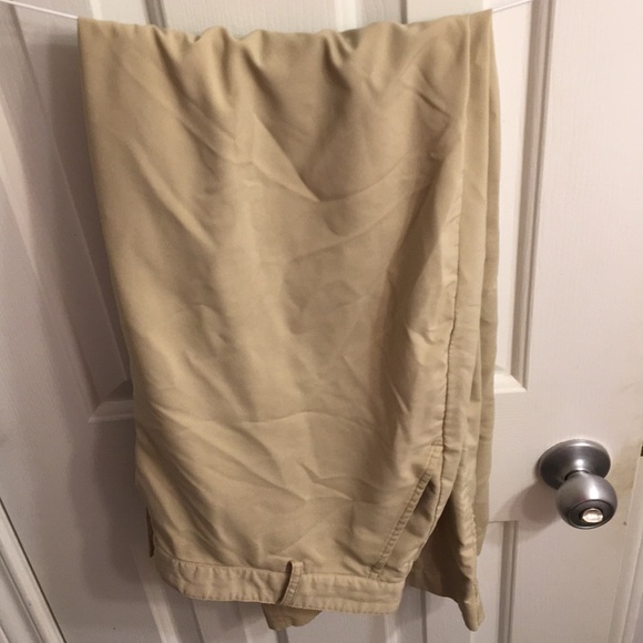 Under Armor Khaki pants includes both pair - Picture 3 of 5